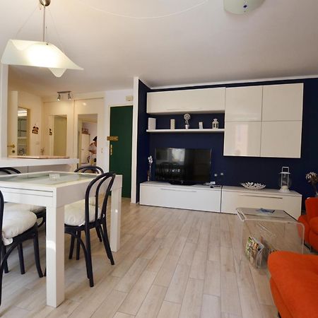 Blue Central Apartment Ровин Екстериор снимка