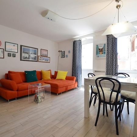Blue Central Apartment Ровин Екстериор снимка