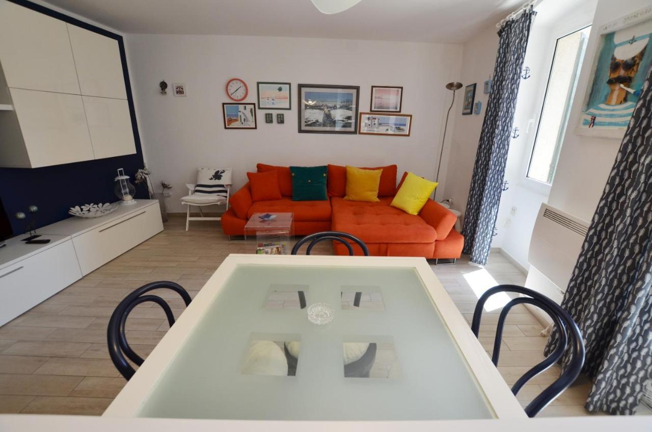 Blue Central Apartment Ровин Екстериор снимка