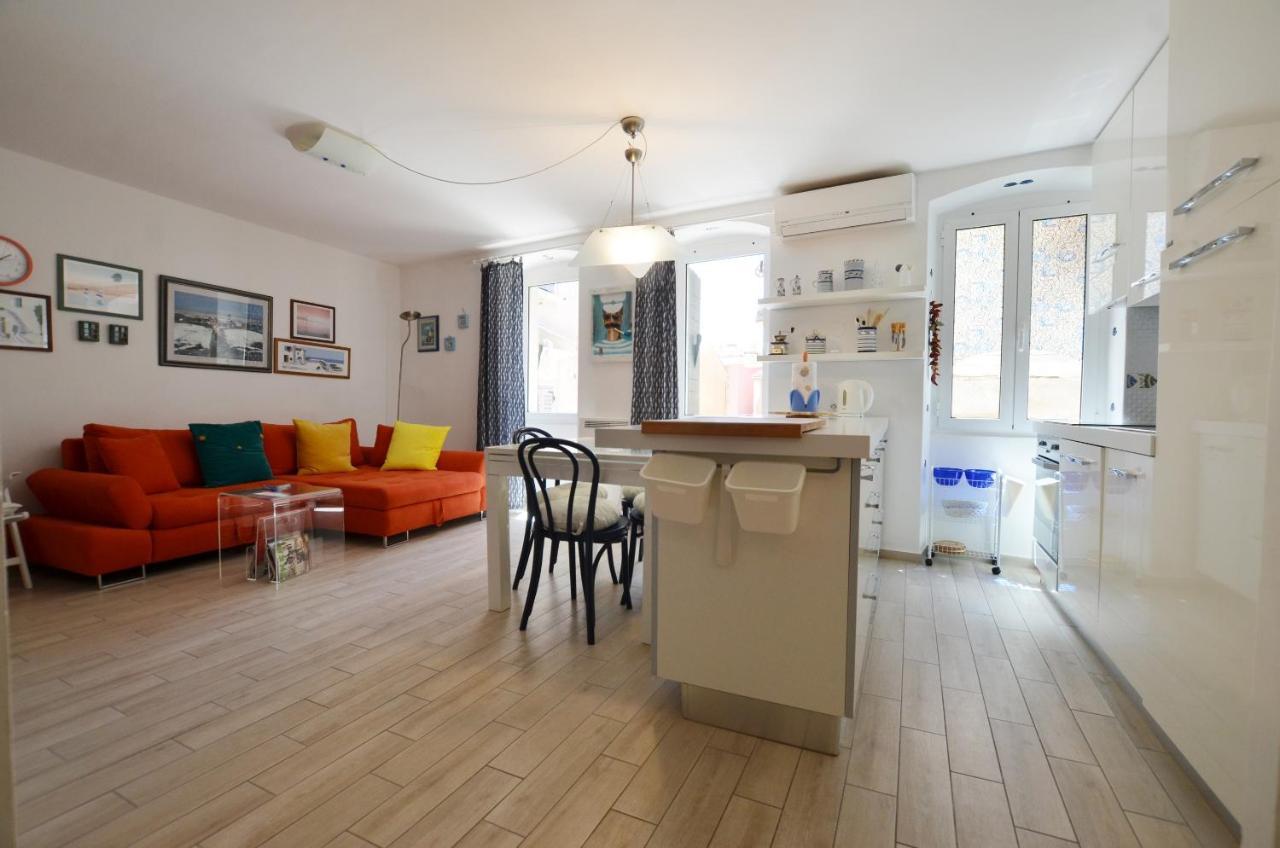 Blue Central Apartment Ровин Екстериор снимка
