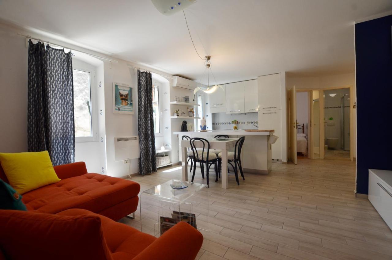 Blue Central Apartment Ровин Екстериор снимка