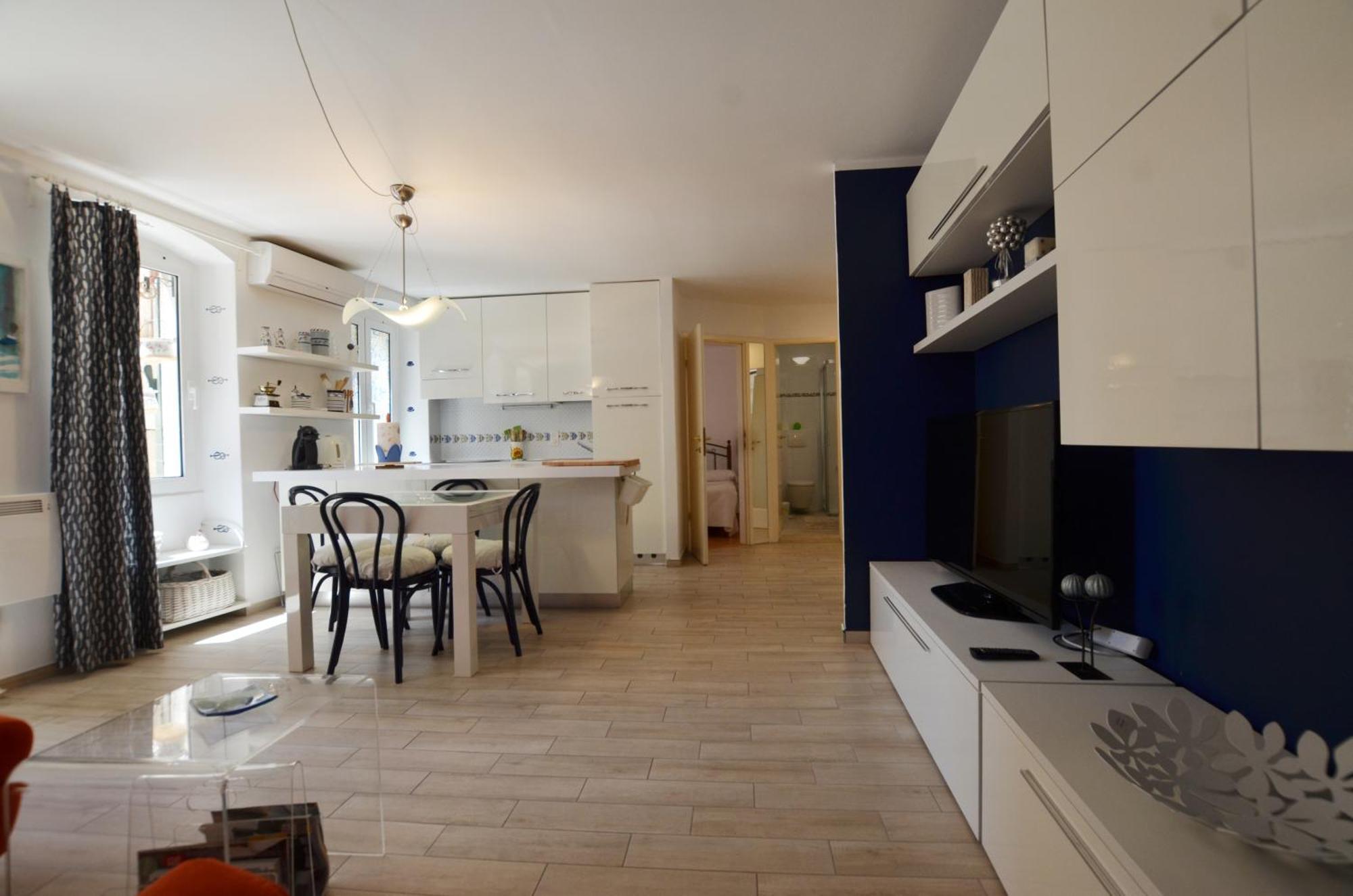 Blue Central Apartment Ровин Екстериор снимка