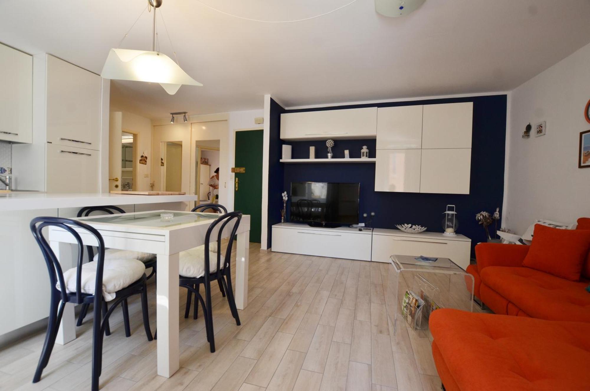 Blue Central Apartment Ровин Екстериор снимка