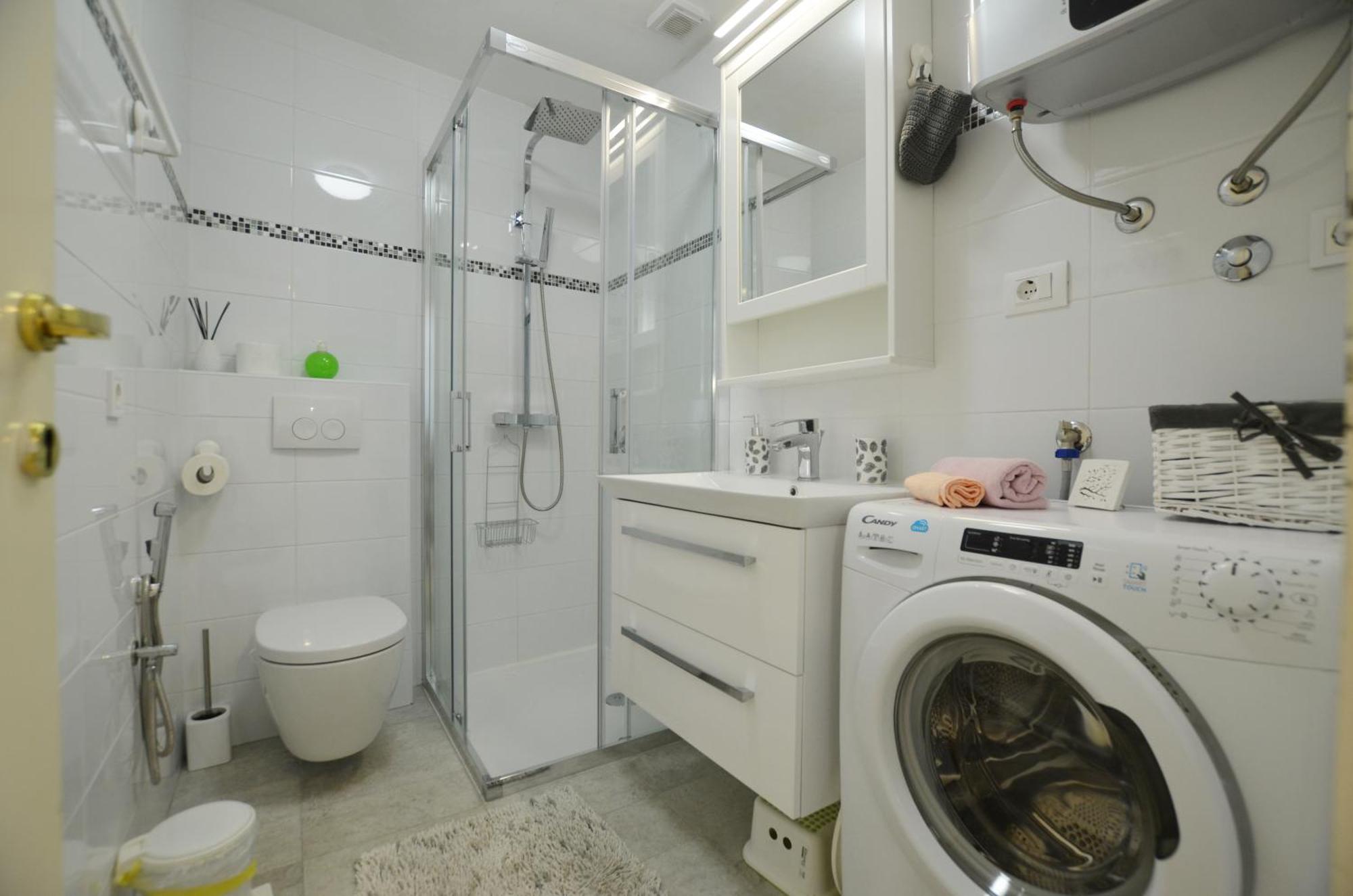Blue Central Apartment Ровин Екстериор снимка